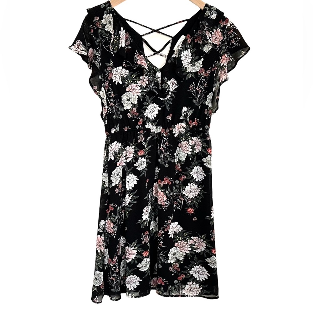 Monteau V Neck Dress Size Medium Black w/ Floral pattern Fully lined NEW WO TAGS